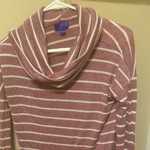 Burgundy mock neck sweater with pocket